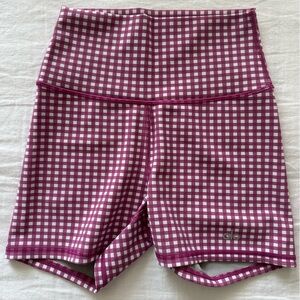 Alo Yoga Airlift Gingham Biker Short Size XS